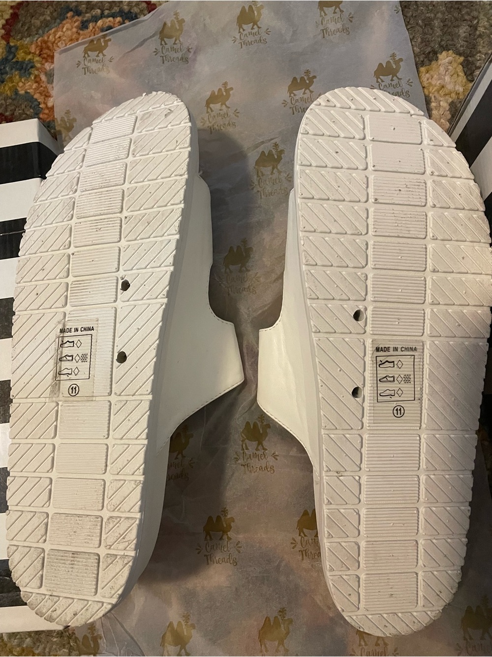 Camel Threads white slip on sandals with rhinestones - Picture 2 of 9